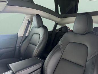 Tesla Model Y SUV RWD (346 ps) - LED - REVERSE CAM - NAV