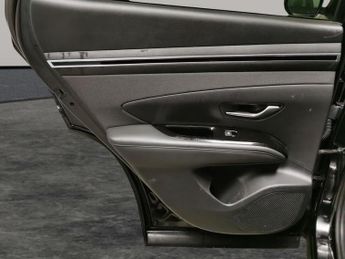 Hyundai Tucson 1.6 h T-GDi 13.8kWh Premium Plug-in 4WD (265 ps) - LED - REVERSE