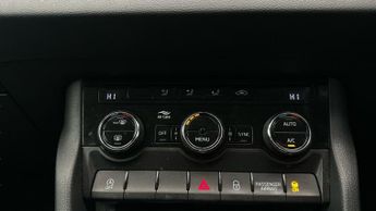 Skoda Karoq 1.5 TSI ACT SE Drive DSG (150 ps) - PRIVACY GLASS - ISOFIX