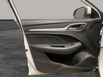 MG MG ZS 44.5kWh Exclusive (143 ps) - HEATED SEATS - NAV - BLIND SPOT ASS