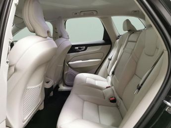 Volvo XC60 2.0 D4 Momentum (190 ps) - PARK ASSIST - LED - HEATED SEATS