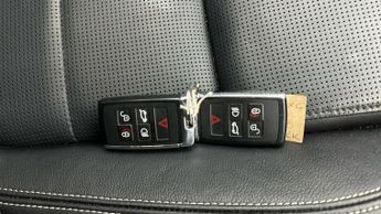 Jaguar E-pace 2.0 D180 R-Dynamic S AWD (180 ps) - PADDLE SHIFT - SPEED LIMIT R