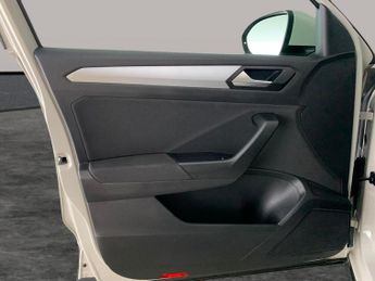 Volkswagen T-Roc 1.5 TSI Life DSG (150 ps) - ACTIVE LANE ASSIST - PARK ASSIST - L