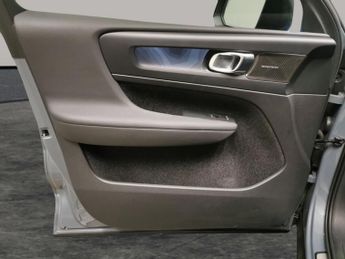 Volvo XC40 1.5h T5 Recharge 10.7kWh Ultimate Dark Plug-in (262 ps) - HK AUD