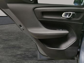 Volvo XC40 1.5h T5 Recharge 10.7kWh Ultimate Dark Plug-in (262 ps) - HK AUD