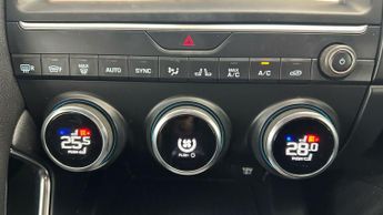 Jaguar E-pace 2.0 D180 R-Dynamic S AWD (180 ps) - PADDLE SHIFT - SPEED LIMIT R