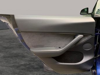 Tesla Model Y (Dual Motor) Long Range 4WDE (384 bhp) - HEATED STEERING