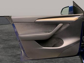 Tesla Model Y (Dual Motor) Long Range 4WDE (384 bhp) - HEATED STEERING