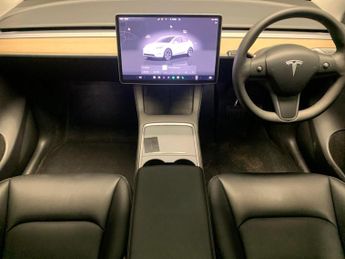 Tesla Model Y (Dual Motor) Long Range 4WDE (384 bhp) - HEATED STEERING