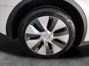 Tesla Model Y SUV RWD (346 ps) - KEYLESS ENTRY - 360 CAM - LED