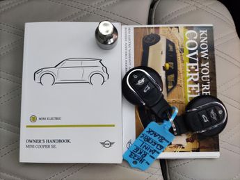 Mini Electric Hatch Cooper SE 32.6kWh Level 3 (184 ps) - CARPLAY - PARK ASSIST - LED