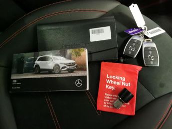 Mercedes-Benz EQB EQB 300 66.5kWh AMG Line 4MATIC (228 ps) - HEATED LEATHER - COMF