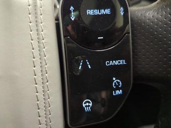 Land Rover Range Rover Evoque 2.0 D180 MHEV First Edition 4WD (180 ps) - PARK ASSIST - LED