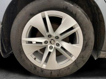 Skoda Enyaq 62kWh 60 (179 ps) - NAV - WIFI - BLUETOOTH