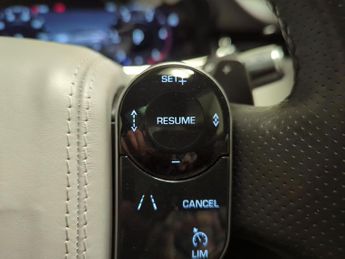 Land Rover Range Rover Evoque 2.0 D180 MHEV First Edition 4WD (180 ps) - PARK ASSIST - LED