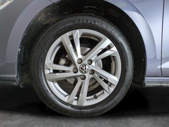 Volkswagen Polo 1.0 TSI R-Line DSG (95 ps) - WIFI - LANE DEPARTURE  - BLUETOOTH