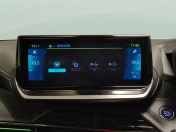 Peugeot E-2008 50kWh GT (7kW Charger) (136 ps) - LED - REVERSE CAM - NAV