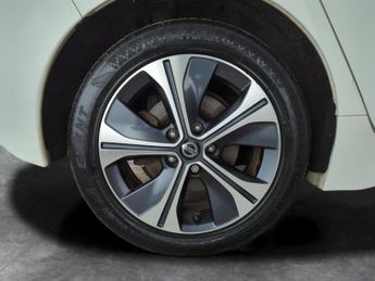 Nissan Leaf 40kWh Tekna (150 ps) - NAV - HEATED SEATS - ALCANTARA