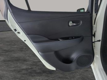 Nissan Leaf 40kWh Tekna (150 ps) - NAV - HEATED SEATS - ALCANTARA