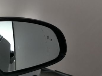 Hyundai Kona 64kWh Premium (10.5kW Charger) (204 ps) - LED - REVERSE CAM - NA