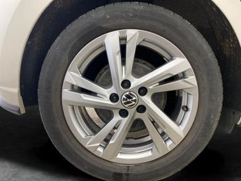 Volkswagen Polo 1.0 TSI R-Line DSG (95 ps) - DIGITAL DASH - PADDLE SHIFT - PARK 