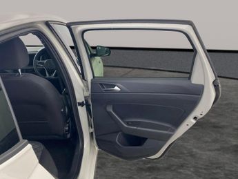 Volkswagen Polo 1.0 TSI R-Line DSG (95 ps) - DIGITAL DASH - PADDLE SHIFT - PARK 