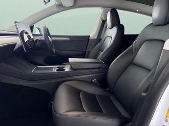 Tesla Model Y SUV RWD (346 ps) - LED - REVERSE CAM - NAV