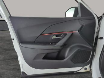 Peugeot E-2008 50kWh GT (7kW Charger) (136 ps) - REVERSE CAM - NAV - HEATED SEA