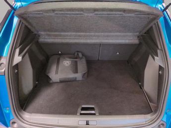 Peugeot E-2008 50kWh GT (7kW Charger) (136 ps) - LED - REVERSE CAM - NAV