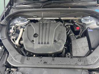 Volvo XC60 2.0 B5 MHEV Plus AWD (250 ps) - LED - REVERSE CAM - NAV