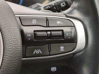 Kia Sportage 1.6 h T-GDi GT-Line (226 bhp) - LANE DEPARTURE  - LANE FOLLOWING