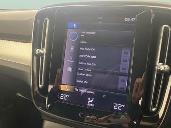 Volvo XC40 1.5h T4 Recharge 10.7kWh Core Plug-in (211 ps) - HEATED SEATS