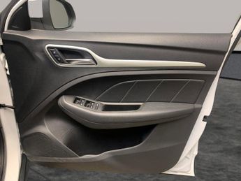 MG MG ZS 44.5kWh Exclusive (143 ps) - HEATED SEATS - NAV - BLIND SPOT ASS