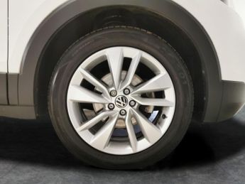Volkswagen T-cross 1.0 TSI Active DSG (110 ps) - PARK SENSORS - AIR CON - DAB