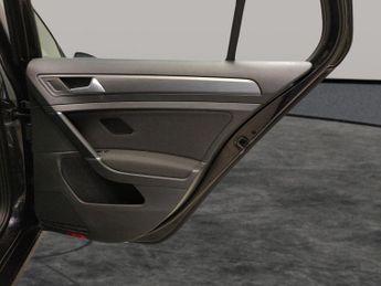 Volkswagen E-golf 35.8kWh e-Golf (136 ps) - LED - BLUETOOTH - PARK SENSORS