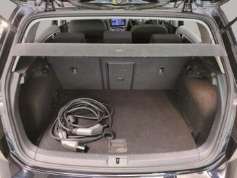 Volkswagen E-golf 35.8kWh e-Golf (136 ps) - LED - BLUETOOTH - PARK SENSORS