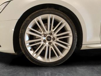 Audi A4 2.0 TDI 35 S line S Tronic (150 ps) - ELECTRIC SEATS - DAB - BLU