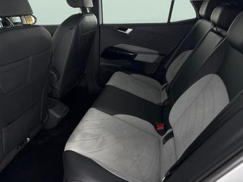 Volkswagen ID.3 Pro 58kWh Family (145 ps) - NAV - ASSISTANCE PACK - COMFORT PACK