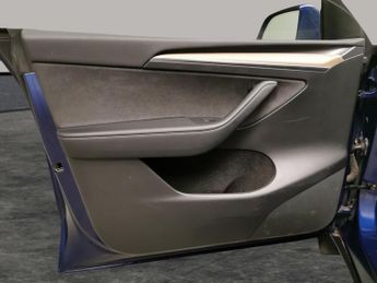 Tesla Model Y (Dual Motor) Long Range 4WDE (384 bhp) - HEATED STEERING