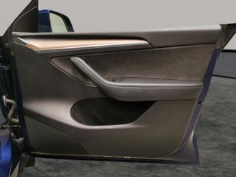 Tesla Model Y (Dual Motor) Long Range 4WDE (384 bhp) - HEATED STEERING