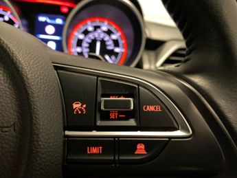 Suzuki Swift 1.2 Dualjet MHEV SZ5 CVT (83 ps) - LANE DEPARTURE  - BLUETOOTH