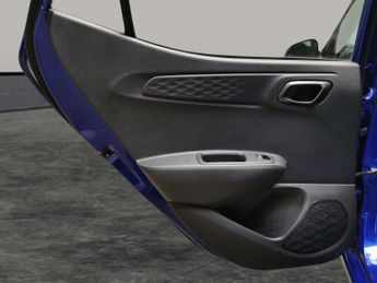 Hyundai i10 1.0 SE Connect (67 ps) - CRUISE - AIR CON - DAB