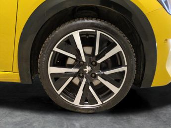 Peugeot 208 1.2 PureTech GT Premium EAT (130 ps) - CARPLAY - PARK ASSIST - L