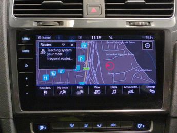 Volkswagen E-golf 35.8kWh e-Golf (136 ps) - LED - BLUETOOTH - PARK SENSORS