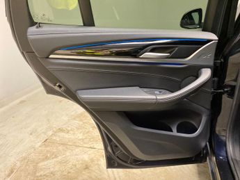 BMW iX3 80kWh Premier Edition (286 ps) - DRIVING ASSISTANT - PARK ASSIST