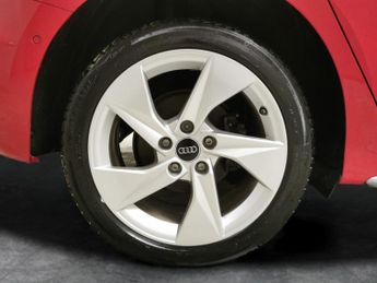 Audi A3 1.4 TFSIe 40 S line Sportback Plug-in S Tronic 13kWh (204 ps) - 