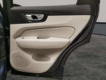 Volvo XC60 2.0h T6 Recharge 18.8kWh Plus Plug-in AWD (350 ps) - KEYLESS ENT