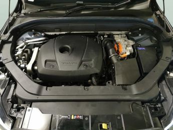 Volvo XC60 2.0h T6 Recharge 18.8kWh Plus Plug-in AWD (350 ps) - KEYLESS ENT
