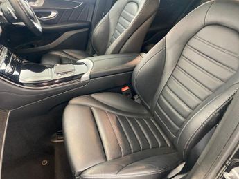 Mercedes-Benz EQC EQC 400 80kWh AMG Line (Premium Plus) 4MATIC (408 ps) - SELF PAR