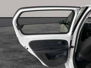 Volkswagen E-up! 36.8kWh e-up! (82 ps) - BLUETOOTH - CLIMATE CONTROL - DAB